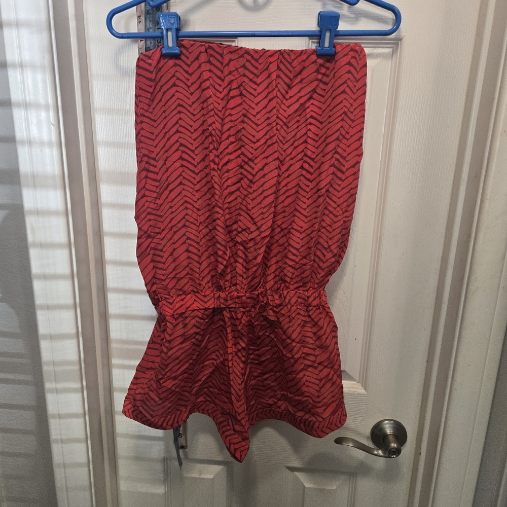Alexis Red Strapless Romper with Chevron Pattern Size Xs